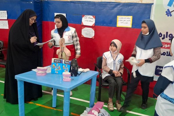 جشنواره علمی و آموزشی سفیران سلامت مقاطع ابتدایی شهریار