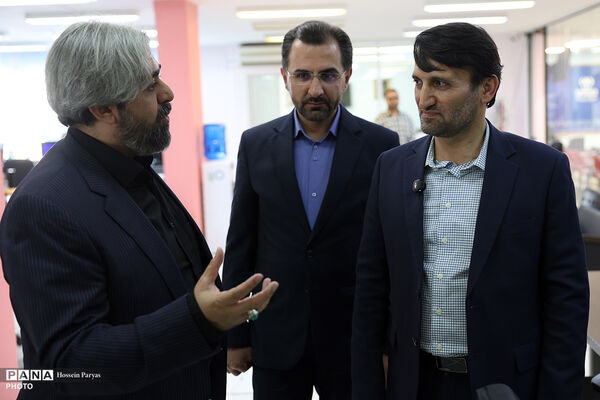 بازدید علی فرهادی سخنگوی وزارت آموزش و پرورش از خبرگزاری پانا