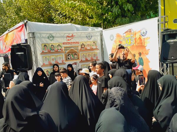  حضور پرشور اقشار مختلف جامعه در پیاده‌روی معنوی