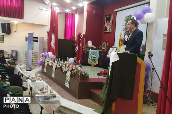 گرامیداشت هفته پیوند اولیا و مربیان در دبیرستان راضیه شکرایی ناحیه دو شهرری 