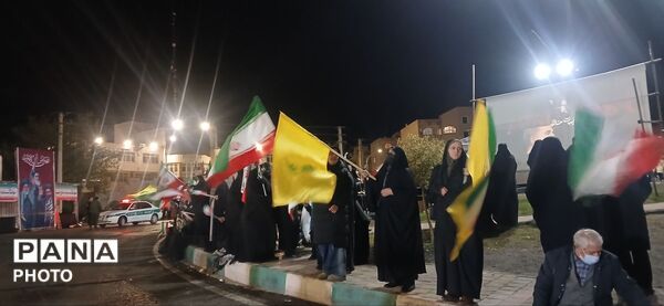 حضور شبانه شهروندان ساوجبلاغ در مسیر راهپیمایی شبانه
