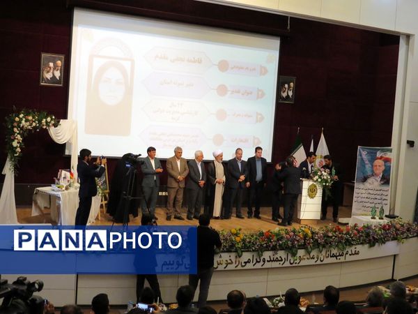 آیین تجلیل از معلمان نمونه استانی در بجنورد