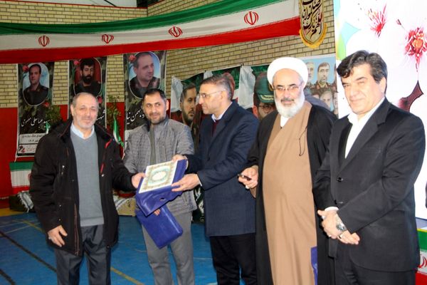 یادواره شهدای جنگ تحمیلی ۱۲ روزه در دبیرستان شاهد سالارشهیدان(ع)