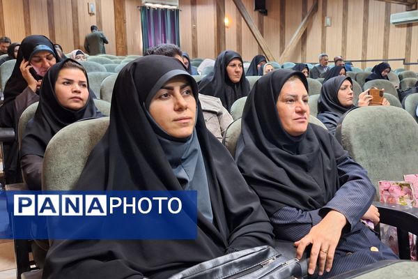 تجلیل از مقام‌آوران جشنواره تجارب برتر تربیتی 