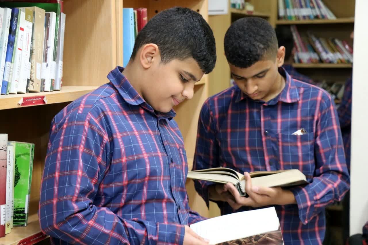 لذت عمیق «کتاب‌خوانی» باید به زندگی نسل جدید در عصر دیجیتال بازگردانده شود