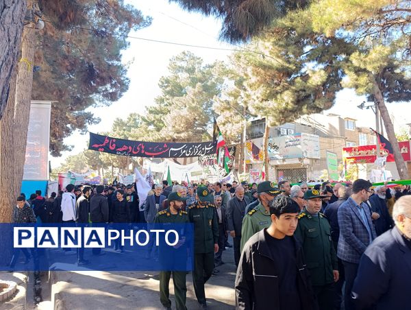 فریاد استقلال و آزادی در طنین ۱۳ آبان در تربت حیدریه