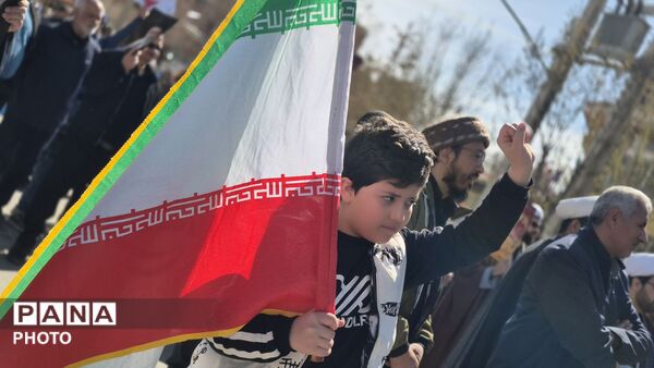 اقامه نماز جمعه و راهپیمایی باشکوه در فارسان 