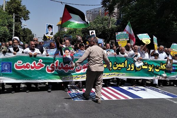 راهپیمایی پانزده خرداد کفن پوشان شهرستان ورامین