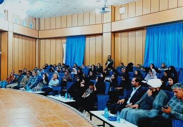 آیین تجلیل از برگزیدگان قرآنی کردستان
