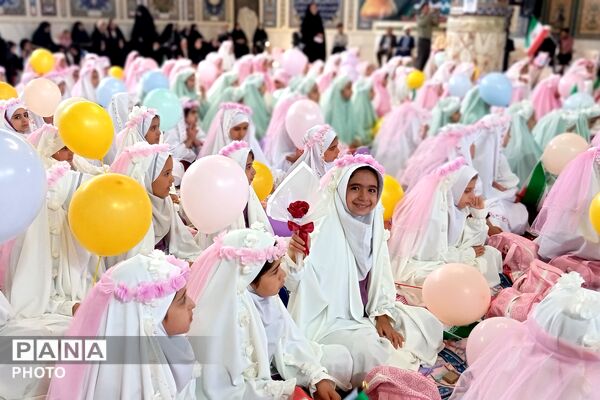 آغاز مسیر نور؛ قاب‌هایی از جشن تکلیف دختران شهرستان بن