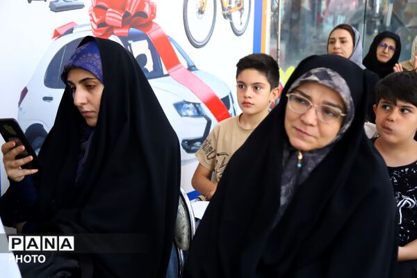 جشنواره بزرگ خریداران ماهی در تبریز