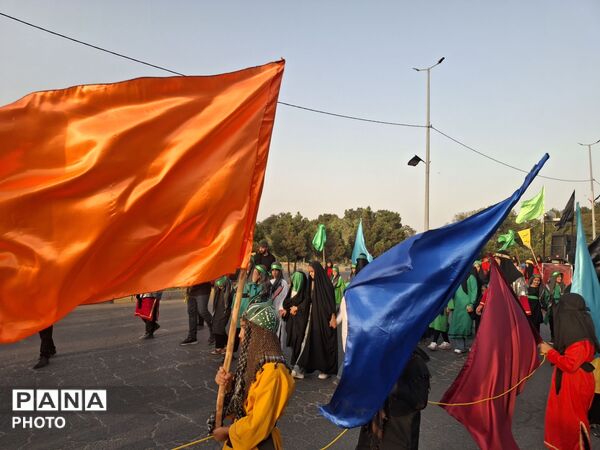 حرکت نمادین کاروان اسرای کربلا در شهر آوه
