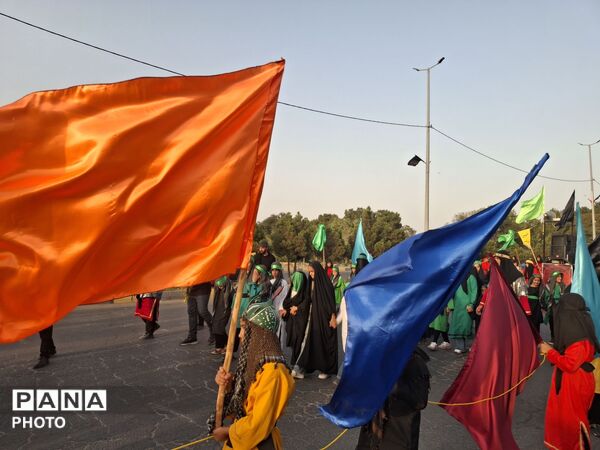 حرکت نمادین کاروان اسرای کربلا در شهر آوه