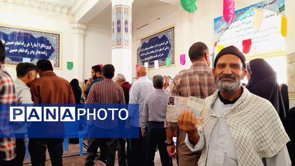 حضور شورآفرین مردم شهرستان راور در پای صندوق‌های رای