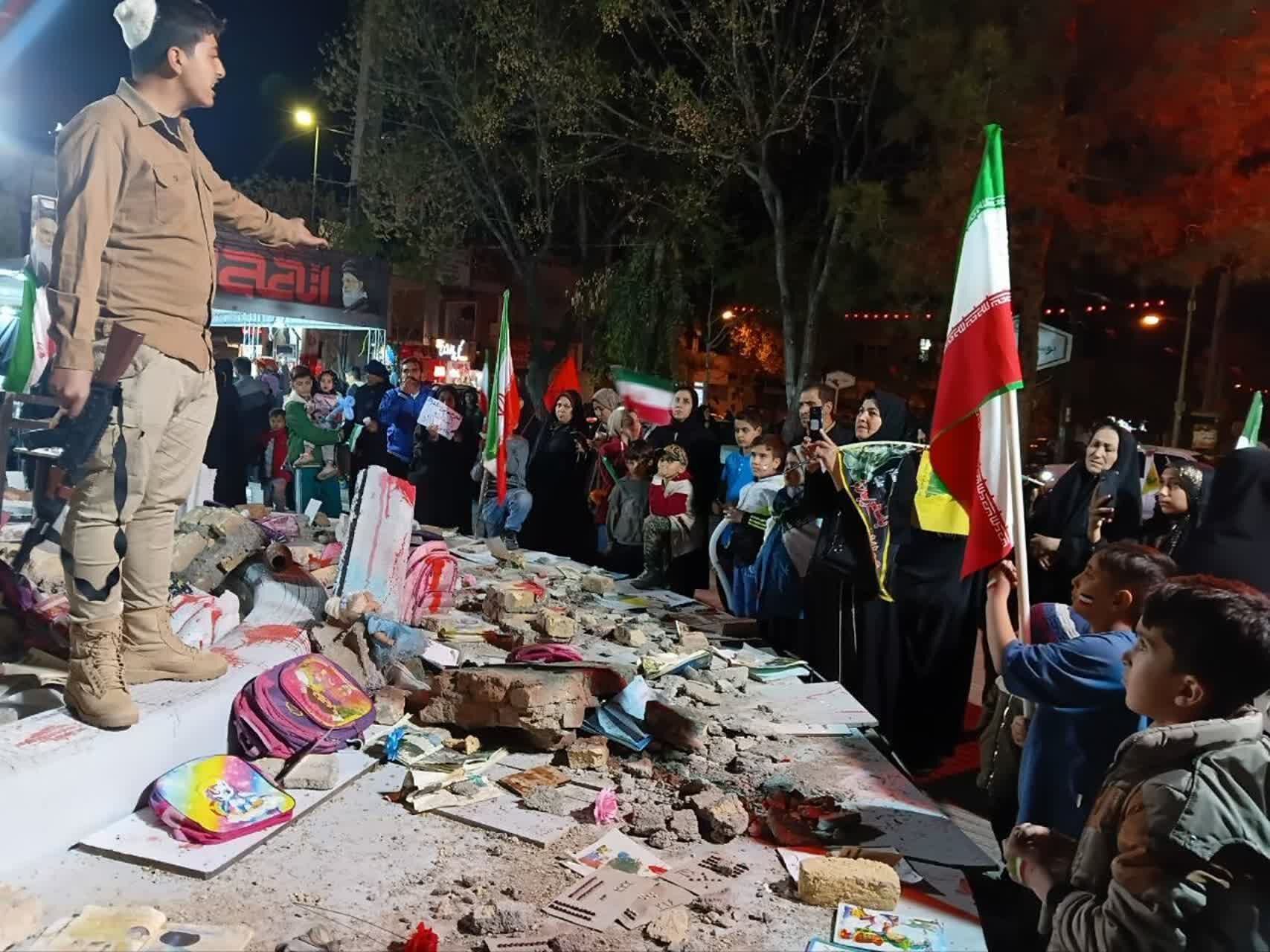 اجرای نمایش «نامه ای از خاک و خون» در موکب هنر و رسانه قم