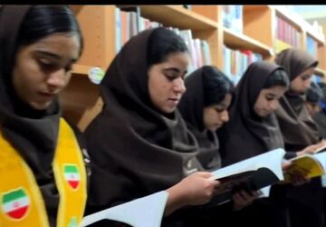 کتابخانه شهید بهشتی میزبان دانش‌آموزان حریری برازجان