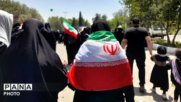 نمایشِ اقتدار در تشییعِ رهبر شهید