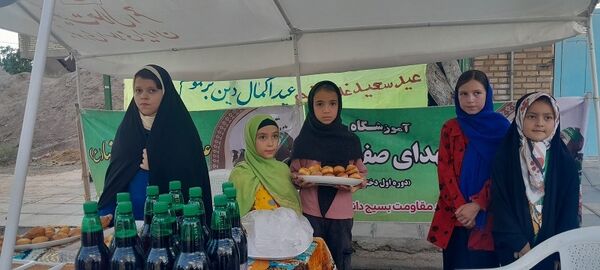 جشن یک کیلومتری عید غدیر در شهرستان بام و صفی آباد 