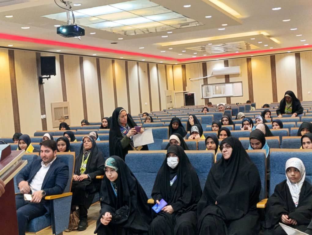 انتخابات هیات رئیسه مجمع دانش‌آموزی استان قم