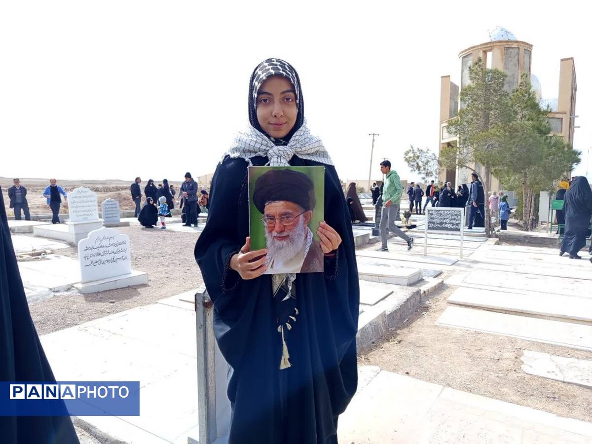 حضور مردم روستای دهشیر شهرستان تفت در راهپیمایی ۲۲ بهمن