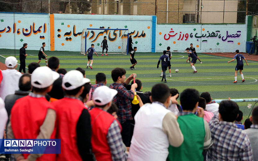 استعدادهای درخشان فوتبالی ما در مدارس در حال تحصیل هستند