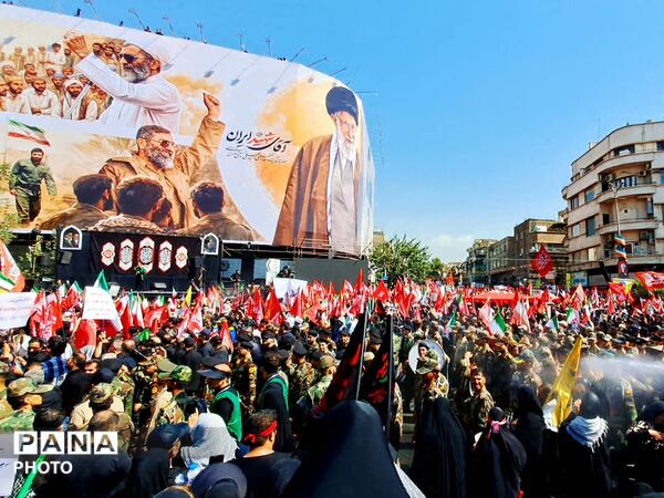 آخرین سلام؛ از میدان انقلاب تا میدان آزادی، تهران در آیین وداع با رهبر شهید