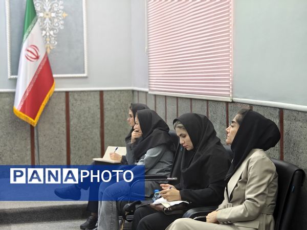 (طرح هم راه) همراهی والدین با مدرسه برای رشد آموزشی و تربیتی دانش‌آموزان پایه اول