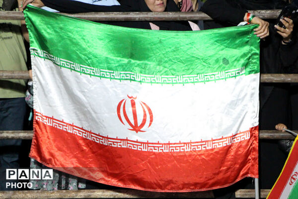 مراسم نمایش موشک در میدان امام حسین (ع) یزد