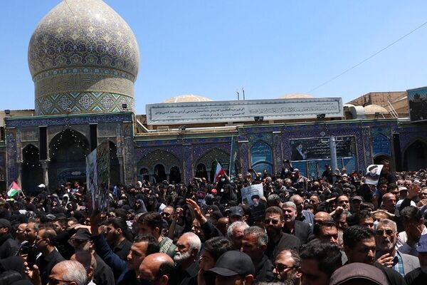 وداع با پیکر مطهر شهید حسین امیرعبدالهیان در شهرستان ری