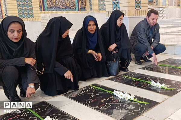 ادای احترام به شهدا و تجلیل از مربیان بهداشت در خراسان شمالی