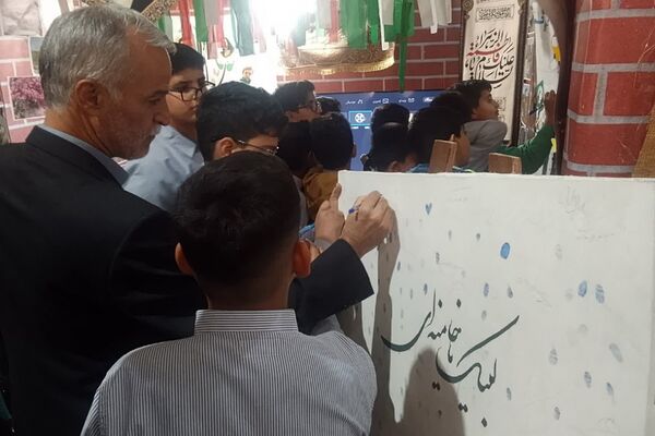 تجدید پیمان فرهنگیان ورامینی با آرمان‌های شهدا در هفته بسیج