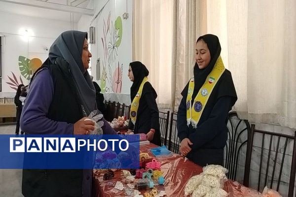 برپایی نمایشگاه و بازارچه کارو فناوری در دبیرستان شهید مجید دهنوی نیشابور
