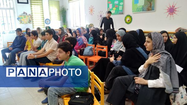 نشست ادبی خوانش نامه‌های سهراب سپهری در قم