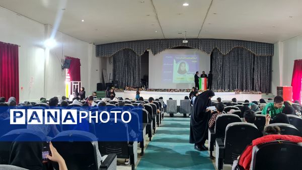 همایش بزرگ تحصیلی در سینما انقلاب یاسوج