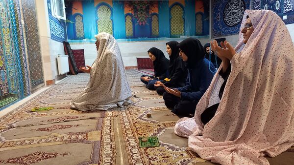 برگزاری محفل انس با قرآن در مرکز پرورش استعدادهای درخشان فرزانگان شهرستان ملارد