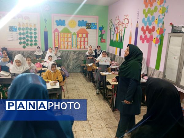 صبحانه سلامت با تم پرچم در دبستان نرجس 