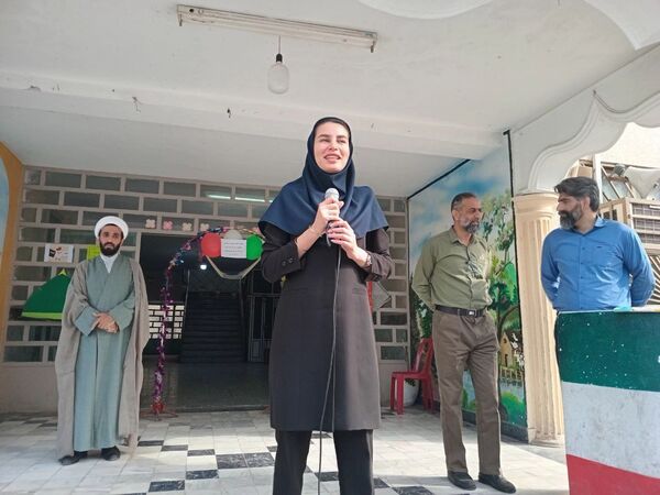  جشن شکوفه‌ها در دبستان شهید فردکاردل آمل