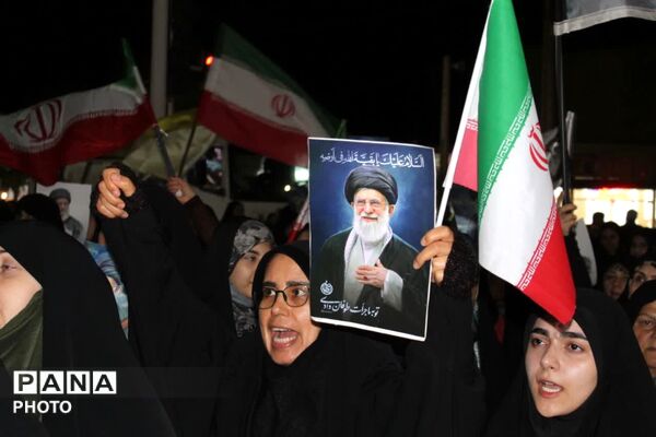 مراسم سازمان دانش‌آموزی فاروج به یاد دانش‌آموزان شهید میناب