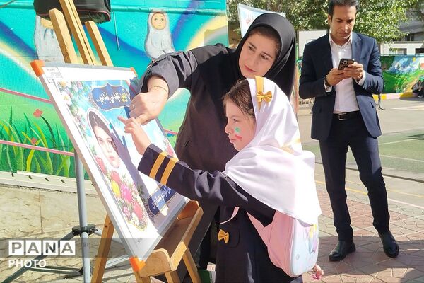 نواخته شدن زنگ شکوفه ها در دبستان طواف و معماریان ناحیه دو شهرری 