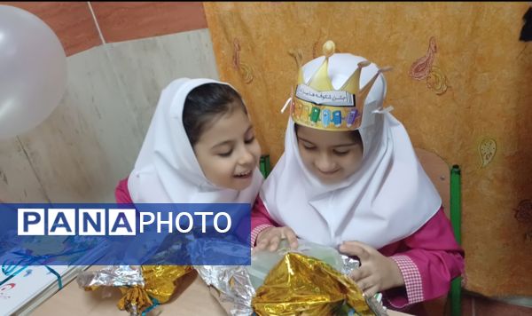 جشن شکوفه‌ها در خشکبیجار 