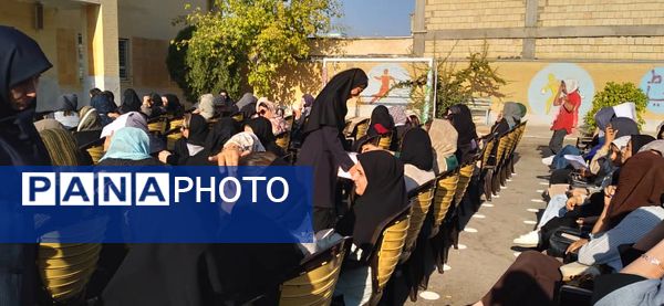 انتخابات انجمن اولیا و مربیان در دبستان دخترانه شهدا سامان 