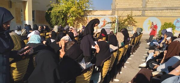 انتخابات انجمن اولیا و مربیان در دبستان دخترانه شهدا سامان 
