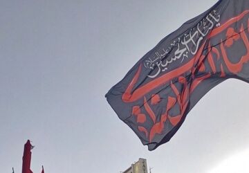 یک مسجد در سوگ رهبر شهید