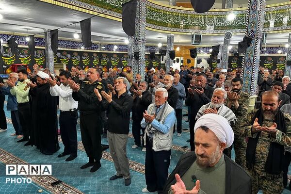 فیروزکوه در «جمعه انتقام»؛ میثاق مردم با خون شهیدان در مصلی نماز جمعه