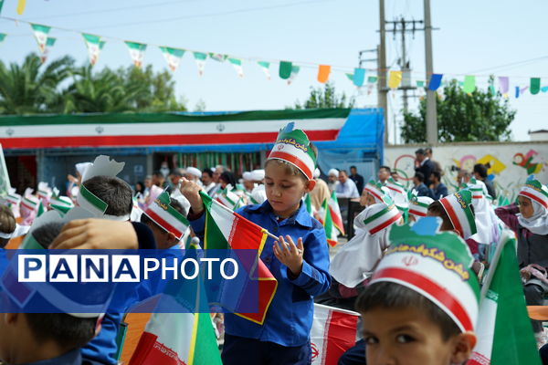 غنچه‌های دانش در نخستین روز مدرسه شکفتند