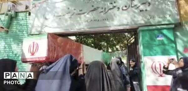 گرامیداشت هفته دفاع مقدس در مدارس منطقه ۱۲