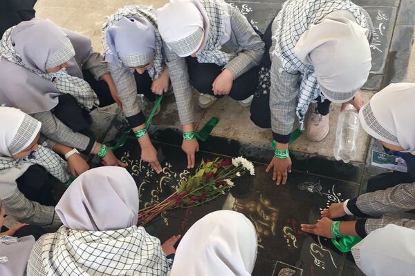 هفته بسیج و غبار روبی مزار شهدای  امامزاده عمادالدین (ع) در شهرستان رباط‌کریم