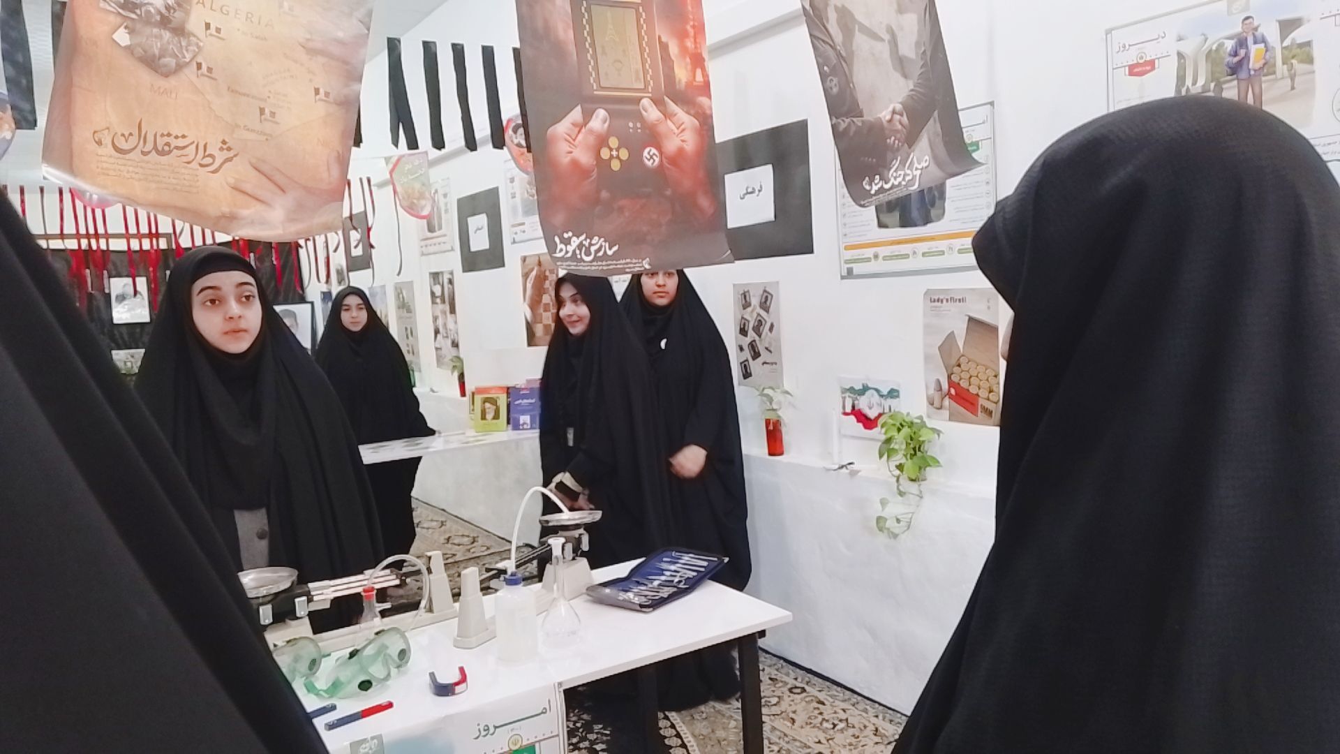 افتتاحیه مدرسه انقلاب در دبیرستان فاطمیه