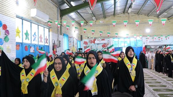همایش یاوران انقلاب دانش‌آموزان مدارس عشایری شهرستان‌ جیرفت 