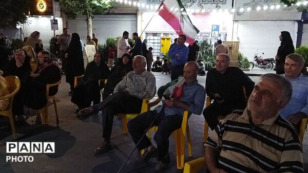 کافه گفتگوی حسینیه امام خمینی در نود و هشتمین شب از اجتماعات مردمی 
